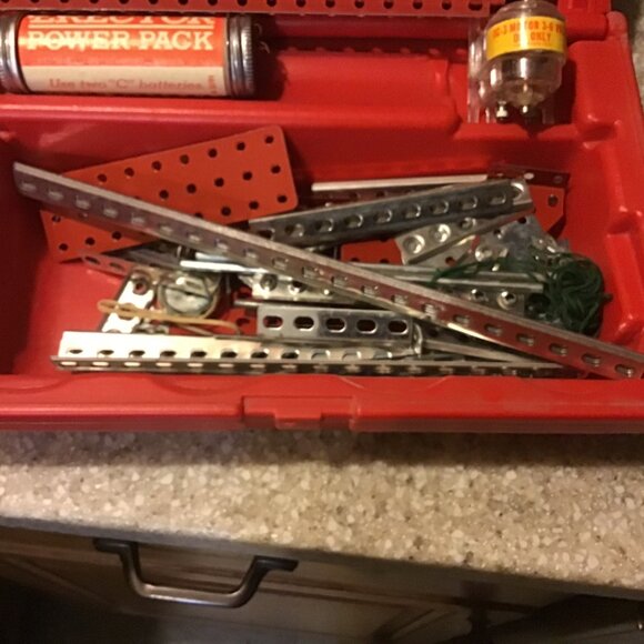 NOS Vintage Gilbert Erector Set - Motor - Red Case - Instructions - Fun !!!! - Picture 13 of 14